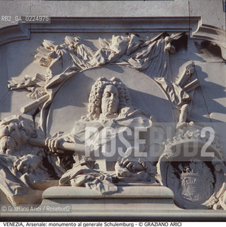 Localizzazione:..VENEZIA / CASTELLO..Oggetto:..Soggetto:..ARSENALE EDIFICIO DEL COMANDO / MONUMENTO AL GENERALE SCHULEMBURG..Cronologia: ..XVIII SECOLO..Definizione Culturale:..   Autore: ....   Stile: ..   Editori/Stampatori:..   Committenza:..Materia e Tecnica:..Collocazione:..Note:....Riproduzione Fotografica:..Graziano Arici/Rosebud2 .Copyright:..Graziano Arici/Rosebud2 .Data:..1990..Costo:..A..