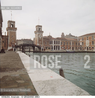 Localizzazione:..VENEZIA / CASTELLO..Oggetto:..Soggetto:..ARSENALE VECCHIO DARSENA E INGRESSO / TORRI..Cronologia: ..XIV XVI XVII SECOLO..Definizione Culturale:..   Autore: ....   Stile: ..   Editori/Stampatori:..   Committenza:..Materia e Tecnica:..Collocazione:..Note:....Riproduzione Fotografica:..Graziano Arici/Rosebud2 .Copyright:..Graziano Arici/Rosebud2 .Data:..1990..Costo:..A..