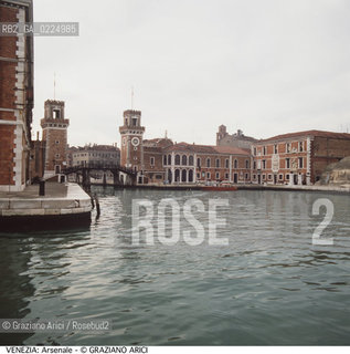 Localizzazione:..VENEZIA / CASTELLO..Oggetto:..Soggetto:..ARSENALE VECCHIO DARSENA E INGRESSO..Cronologia: ..XIV SECOLO..Definizione Culturale:..   Autore: ....   Stile: ..   Editori/Stampatori:..   Committenza:..Materia e Tecnica:..Collocazione:..Note:....Riproduzione Fotografica:..Graziano Arici/Rosebud2 .Copyright:..Graziano Arici/Rosebud2 .Data:..1990..Costo:..A..