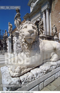 Localizzazione:..VENEZIA / CASTELLO..Oggetto:..Soggetto:..ARSENALE INGRESSO DA TERRA / LEONE..Cronologia: ....Definizione Culturale:..   Autore: ..   Stile: ..   Editori/Stampatori:..   Committenza:..Materia e Tecnica:..MARMO..Collocazione:..Note:....Riproduzione Fotografica:..Graziano Arici/Rosebud2 .Copyright:..Graziano Arici/Rosebud2 .Data:..1990..Costo:..A..