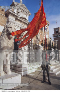 Localizzazione:..VENEZIA / CASTELLO..Oggetto:..Soggetto:..ARSENALE INGRESSO DA TERRA / LEONE DI S. MARCO..Cronologia: ....Definizione Culturale:..   Autore: ..   Stile: ..   Editori/Stampatori:..   Committenza:..Materia e Tecnica:....Collocazione:..Note:....Riproduzione Fotografica:..Graziano Arici/Rosebud2 .Copyright:..Graziano Arici/Rosebud2 .Data:..1990..Costo:..A..