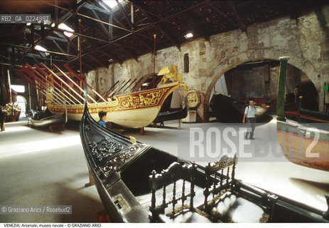 Localizzazione:..VENEZIA / CASTELLO..Oggetto:..Soggetto:..ARSENALE MUSEO NAVALE GONDOLA BARCHE..Cronologia: ..Definizione Culturale:..   Autore: .. Stile: ..   Editori/Stampatori:..   Committenza:..Materia e Tecnica:..Collocazione:..Note:....Riproduzione Fotografica:..Graziano Arici/Rosebud2 .Copyright:..Graziano Arici/Rosebud2 .Data:..1990..Costo:..A..