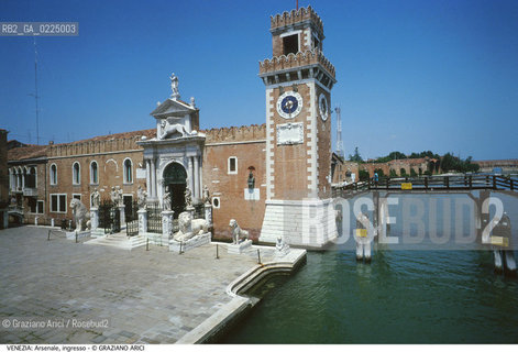 Localizzazione:..VENEZIA / CASTELLO..Oggetto:..Soggetto:..ARSENALE INGRESSO DA TERRA E ACQUEO / PORTALE CAMPO DELL ARSENALE TORRE..Cronologia: ..XV SECOLO..Definizione Culturale:..   Autore: ..ANTONIO GAMBELLO....   Stile: ..RINASCIMENTO..   Editori/Stampatori:..   Committenza:..Materia e Tecnica:..Collocazione:..Note:....Riproduzione Fotografica:..Graziano Arici/Rosebud2 .Copyright:..Graziano Arici/Rosebud2 .Data:..1990..Costo:..A..