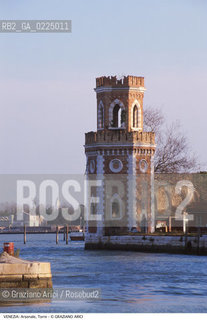 Localizzazione:..VENEZIA / CASTELLO..Oggetto:..Soggetto:..ARSENALE TORRE ..Cronologia: ..XIX SECOLO..Definizione Culturale:..   Autore: ....   Stile: ..   Editori/Stampatori:..   Committenza:..Materia e Tecnica:..Collocazione:..Note:....Riproduzione Fotografica:..Graziano Arici/Rosebud2 .Copyright:..Graziano Arici/Rosebud2 .Data:..1990..Costo:..A..