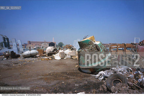 Localizzazione:..VENEZIA / CASTELLO..Oggetto:..Soggetto:..ARSENALE NUOVISSIMO..Cronologia: ....Definizione Culturale:..   Autore: ....   Stile: ..   Editori/Stampatori:..   Committenza:..Materia e Tecnica:..Collocazione:..Note:....Riproduzione Fotografica:..Graziano Arici/Rosebud2 .Copyright:..Graziano Arici/Rosebud2 .Data:..1990..Costo:..A..