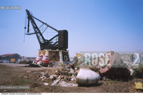 Localizzazione:..VENEZIA / CASTELLO..Oggetto:..Soggetto:..ARSENALE GRU IDRAULICA..Cronologia: ..XIX SECOLO..Definizione Culturale:..   Autore: ....   Stile: ..   Editori/Stampatori:..   Committenza:..Materia e Tecnica:..Collocazione:..Note:..ARCHEOLOGIA INDUSTRIALE..Riproduzione Fotografica:..Graziano Arici/Rosebud2 .Copyright:..Graziano Arici/Rosebud2 .Data:..1990..Costo:..A..