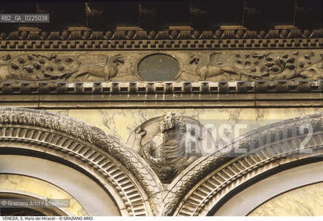 Localizzazione:..VENEZIA / CANNAREGIO..Oggetto:..Soggetto:..CHIESA DI S. MARIA DEI MIRACOLI / PARTICOLARE DELLE DECORAZIONI..Cronologia: ..XV SECOLO..Definizione Culturale:..   Autore: ..PIETRO LOMBARDO..   Stile:..RINASCIMENTO..   Editori/Stampatori:..   Committenza:..Materia e Tecnica:....Collocazione:..Note:..MONUMENTALE ..Riproduzione Fotografica:..Graziano Arici/Rosebud2 .Copyright:..Graziano Arici/Rosebud2 .Data:..1995..Costo:..A..