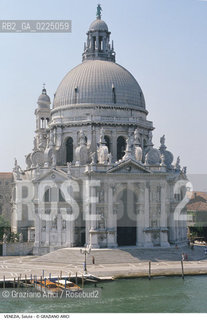 Localizzazione:..VENEZIA / DORSODURO..Oggetto:..Soggetto:..CHIESA E CAMPO DI S. MARIA DELLA SALUTE..Cronologia: ..XVII SECOLO..Definizione Culturale:..   Autore: ..BALDASSARE LONGHENA..   Stile:..BAROCCO..   Editori/Stampatori:..   Committenza:..Materia e Tecnica:....Collocazione:..Note:..MONUMENTALE..Riproduzione Fotografica:..Graziano Arici/Rosebud2 .Copyright:..Graziano Arici/Rosebud2 .Data:..1995..Costo:..A..