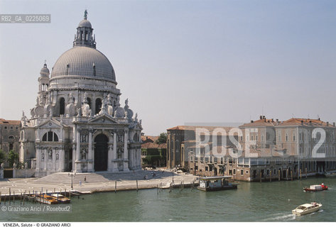Localizzazione:..VENEZIA / DORSODURO..Oggetto:..Soggetto:..CHIESA E CAMPO DI S. MARIA DELLA SALUTE E CANAL GRANDE..Cronologia: ..XVII SECOLO..Definizione Culturale:..   Autore: ..BALDASSARE LONGHENA..   Stile:..BAROCCO..   Editori/Stampatori:..   Committenza:..Materia e Tecnica:....Collocazione:..Note:..MONUMENTALE..Riproduzione Fotografica:..Graziano Arici/Rosebud2 .Copyright:..Graziano Arici/Rosebud2 .Data:..1995..Costo:..A..