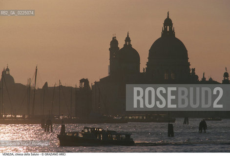 Localizzazione:..VENEZIA / DORSODURO..Oggetto:..Soggetto:..CHIESA DI S. MARIA DELLA SALUTE / TRAMONTO..Cronologia: ..XVII SECOLO..Definizione Culturale:..   Autore: ..BALDASSARE LONGHENA..   Stile:..   Editori/Stampatori:..   Committenza:..Materia e Tecnica:....Collocazione:..Note:..MONUMENTALE..Riproduzione Fotografica:..Graziano Arici/Rosebud2 .Copyright:..Graziano Arici/Rosebud2 .Data:..1995..Costo:..A..