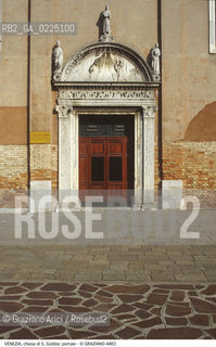 Localizzazione:..VENEZIA / CANNAREGIO..Oggetto:..Soggetto:..CHIESA DI S. GIOBBE / PORTALE..Cronologia: ..XV SECOLO..Definizione Culturale:..   Autore: ..PIETRO LOMBARDO..   Stile:..RINASCIMENTO..   Editori/Stampatori:..   Committenza:..Materia e Tecnica:..Collocazione:..Note:..MONUMENTALE..Riproduzione Fotografica:..Graziano Arici/Rosebud2 .Copyright:..Graziano Arici/Rosebud2 .Data:..1995..Costo:..A..