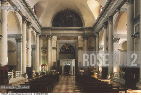 Localizzazione:..VENEZIA / ISOLA DELLA GIUDECCA..Oggetto:..Soggetto:..CHIESA DEL REDENTORE / INTERNO..Cronologia: ..XVI  SECOLO..Definizione Culturale:..   Autore: ..ANDREA PALLADIO..   Stile:..PALLADIANO..   Editori/Stampatori:..   Committenza:..Materia e Tecnica:..Collocazione:..Note:..MONUMENTALE..Riproduzione Fotografica:..Graziano Arici/Rosebud2 .Copyright:..Graziano Arici/Rosebud2 .Data:..1995..Costo:..A..