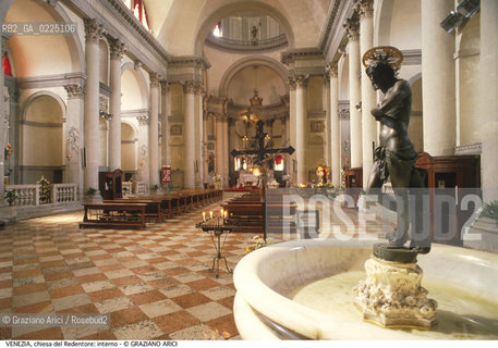 Localizzazione:..VENEZIA / ISOLA DELLA GIUDECCA..Oggetto:..Soggetto:..CHIESA DEL REDENTORE / BRONZO SU ACQUASANTIERA..Cronologia: ..XVI XVII SECOLO..Definizione Culturale:..   Autore: ..ANDREA PALLADIO..FRANCESCO TERILLI..   Stile:..PALLADIANO..   Editori/Stampatori:..   Committenza:..Materia e Tecnica:..Collocazione:..Note:..MONUMENTALE..Riproduzione Fotografica:..Graziano Arici/Rosebud2 .Copyright:..Graziano Arici/Rosebud2 .Data:..1995..Costo:..A..