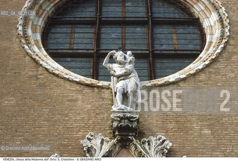 Localizzazione:..VENEZIA / CANNAREGIO..Oggetto:..Soggetto:..CHIESA DELLA MADONNA DELL ORTO / STATUA DI S. CRISTOFORO..Cronologia: ..XV SECOLO..Definizione Culturale:..   Autore: ..MATTEO RAVERTI..   Stile:....   Editori/Stampatori:..   Committenza:..Materia e Tecnica:..Collocazione:..Note:..MONUMENTALE..Riproduzione Fotografica:..Graziano Arici/Rosebud2 .Copyright:..Graziano Arici/Rosebud2 .Data:..1995..Costo:..A..