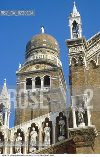 Localizzazione:..VENEZIA / CANNAREGIO..Oggetto:..Soggetto:..CHIESA DELLA MADONNA DELL ORTO / FACCIATA E CAMPANILE..Cronologia: ..XV XVI SECOLO..Definizione Culturale:..   Autore: ..BARTOLOMEO BON..   Stile:....   Editori/Stampatori:..   Committenza:..Materia e Tecnica:..Collocazione:..Note:..MONUMENTALE..Riproduzione Fotografica:..Graziano Arici/Rosebud2 .Copyright:..Graziano Arici/Rosebud2 .Data:..1995..Costo:..A..