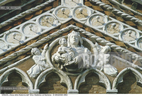 Localizzazione:..VENEZIA / CANNAREGIO..Oggetto:..Soggetto:..CHIESA DELLA MADONNA DELL ORTO / RILIEVO DELLA FACCIATA MADONNA COL BAMBINO..Cronologia: ..XV SECOLO..Definizione Culturale:..   Autore: ....   Stile:....   Editori/Stampatori:..   Committenza:..Materia e Tecnica:..Collocazione:..Note:..MONUMENTALE..Riproduzione Fotografica:..Graziano Arici/Rosebud2 .Copyright:..Graziano Arici/Rosebud2 .Data:..1995..Costo:..A..