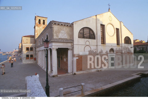 Localizzazione:..VENEZIA / ISOLA DELLA GIUDECCA..Oggetto:..Soggetto:..S. EUFEMIA..Cronologia: ..XI XIX SECOLO..Definizione Culturale:..   Autore: ....   Stile:....   Editori/Stampatori:..   Committenza:..Materia e Tecnica:..MARMO..Collocazione:..Note:..MONUMENTALE CHIESA..Riproduzione Fotografica:..Graziano Arici/Rosebud2 .Copyright:..Graziano Arici/Rosebud2 .Data:..1995..Costo:..A..