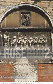 Localizzazione:..VENEZIA / S. POLO..Oggetto:..Soggetto:..SCUOLA GRANDE S. GIOVANNI EVANGELISTA / RILIEVI MADONNA COL BAMBINO E S. GIOVANNI ADORATO DAI CONFRATELLI..Cronologia: ..XIV SECOLO..Definizione Culturale:..   Autore: ....   Stile:.. ..   Editori/Stampatori:..   Committenza:..Materia e Tecnica:..Collocazione:..Note:..MONUMENTALE DEGRADO..Riproduzione Fotografica:..Graziano Arici/Rosebud2 .Copyright:..Graziano Arici/Rosebud2 .Data:..1995..Costo:..A..