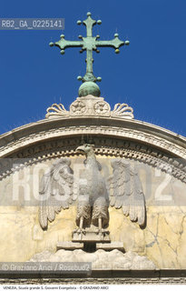 Localizzazione:..VENEZIA / S. POLO..Oggetto:..Soggetto:..SCUOLA GRANDE S. GIOVANNI EVANGELISTA / LUNETTA DEL PORTALE AQUILA..Cronologia: ..XV SECOLO..Definizione Culturale:..   Autore: ..PIETRO LOMBARDO..   Stile:..RINASCIMENTO ..   Editori/Stampatori:..   Committenza:..Materia e Tecnica:..Collocazione:..Note:..MONUMENTALE..Riproduzione Fotografica:..Graziano Arici/Rosebud2 .Copyright:..Graziano Arici/Rosebud2 .Data:..1995..Costo:..A..