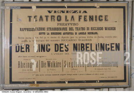 Localizzazione:..VENEZIA / CANNAREGIO..Oggetto:..Soggetto:..CA VENDRAMIN CALERGI / MUSEO RICHARD WAGNER / LOCANDINA PER LA RAPPRESENTAZIONE DELL OPERA L ANELLO DEL NIGELUNGO AL TEATRO LA FENICE NEL 1883..Cronologia: ....Definizione Culturale:..   Autore: ....   Stile:....   Editori/Stampatori:..   Committenza:..Materia e Tecnica:..Collocazione:..Note:..MONUMENTALE..Riproduzione Fotografica:..Graziano Arici/Rosebud2 .Copyright:..Graziano Arici/Rosebud2 .Data:..1990..Costo:..A..La cessione dei diritti di questa immagine si intende per quanto di nostra competenza. Non comprende invece le eventuali spese  relative a diritti che potranno essere richiesti dagli Enti o persone fisiche cui appartengono eventualmente i soggetti  ripresi. Tali costi, ove necessari, e l’espletamento di qualsivoglia pratica di richiesta di concessione del permesso di pubblicazione sono esclusivamente a carico e a cura del soggetto acquirente di questa immagine.