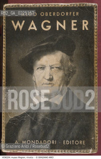 Localizzazione:..VENEZIA / CANNAREGIO..Oggetto:..Soggetto:..CA VENDRAMIN CALERGI / MUSEO RICHARD WAGNER / LIBRO DI ALDO OBERDORFER / RITRATTO..Cronologia: ....Definizione Culturale:..   Autore: ....   Stile:....   Editori/Stampatori:..   Committenza:..Materia e Tecnica:..Collocazione:..Note:..MONUMENTALE..Riproduzione Fotografica:..Graziano Arici/Rosebud2 .Copyright:..Graziano Arici/Rosebud2 .Data:..1990..La cessione dei diritti di questa immagine si intende per quanto di nostra competenza. Non comprende invece le eventuali spese  relative a diritti che potranno essere richiesti dagli Enti o persone fisiche cui appartengono eventualmente i soggetti  ripresi. Tali costi, ove necessari, e l’espletamento di qualsivoglia pratica di richiesta di concessione del permesso di pubblicazione sono esclusivamente a carico e a cura del soggetto acquirente di questa immagine.