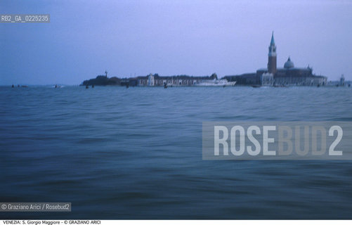 Localizzazione:..VENEZIA / S. MARCO..Oggetto:..Soggetto:..ISOLA DI S. GIORGIO MAGGIORE E BACINO S. MARCO / SKYLINE..Cronologia: ....Definizione Culturale:..   Autore: ....   Stile:....   Editori/Stampatori:..   Committenza:..Materia e Tecnica:..Collocazione:..Note:..MONUMENTALE..Riproduzione Fotografica:..Graziano Arici/Rosebud2 .Copyright:..Graziano Arici/Rosebud2 .Data:..1995..Costo:..A..
