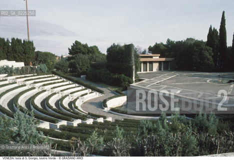 Localizzazione:..VENEZIA / S. MARCO..Oggetto:..Soggetto:..ISOLA DI S. GIORGIO MAGGIORE / TEATRO VERDE..Cronologia: ..XX SECOLO..Definizione Culturale:..   Autore: ..LUIGI VIETTI..ANGELO SCATTOLIN..   Stile:....   Editori/Stampatori:..   Committenza:..Materia e Tecnica:..Collocazione:..Note:..MONUMENTALE..Riproduzione Fotografica:..Graziano Arici/Rosebud2 .Copyright:..Graziano Arici/Rosebud2 .Data:..1987..Costo:..A..