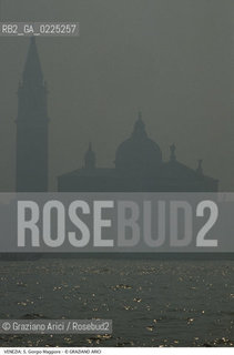 Localizzazione:..VENEZIA / S. MARCO..Oggetto:..Soggetto:..CHIESA DI S. GIORGIO MAGGIORE / NEBBIA..Cronologia: ....Definizione Culturale:..   Autore: ....   Stile:....   Editori/Stampatori:..   Committenza:..Materia e Tecnica:..Collocazione:..Note:..MONUMENTALE..Riproduzione Fotografica:..Graziano Arici/Rosebud2 .Copyright:..Graziano Arici/Rosebud2 .Data:..1995..Costo:..A..