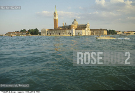 Localizzazione:..VENEZIA / S. MARCO..Oggetto:..Soggetto:..ISOLA DI S. GIORGIO MAGGIORE E BACINO S. MARCO..Cronologia: ....Definizione Culturale:..   Autore: ....   Stile:....   Editori/Stampatori:..   Committenza:..Materia e Tecnica:..Collocazione:..Note:..MONUMENTALE..Riproduzione Fotografica:..Graziano Arici/Rosebud2 .Copyright:..Graziano Arici/Rosebud2 .Data:..1995..Costo:..A..