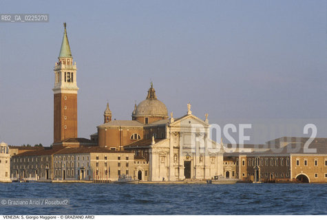 Localizzazione:..VENEZIA / S. MARCO..Oggetto:..Soggetto:..ISOLA E CHIESA DI S. GIORGIO MAGGIORE..Cronologia: ..XVI SECOLO..Definizione Culturale:..   Autore: ..ANDREA PALLADIO..   Stile:..PALLADIANO..   Editori/Stampatori:..   Committenza:..Materia e Tecnica:..Collocazione:..Note:..MONUMENTALE..Riproduzione Fotografica:..Graziano Arici/Rosebud2 .Copyright:..Graziano Arici/Rosebud2 .Data:..1995..Costo:..A..