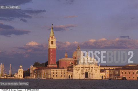 Localizzazione:..VENEZIA / S. MARCO..Oggetto:..Soggetto:..ISOLA E CHIESA DI S. GIORGIO MAGGIORE..Cronologia: ..XVI SECOLO..Definizione Culturale:..   Autore: ..ANDREA PALLADIO..   Stile:..PALLADIANO..   Editori/Stampatori:..   Committenza:..Materia e Tecnica:..Collocazione:..Note:..MONUMENTALE..Riproduzione Fotografica:..Graziano Arici/Rosebud2 .Copyright:..Graziano Arici/Rosebud2 .Data:..1995..Costo:..A..