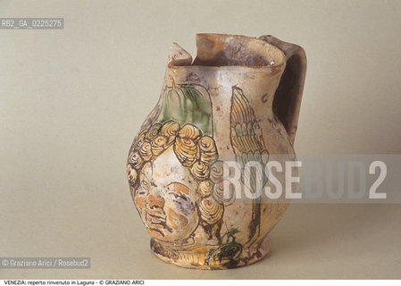 Localizzazione:..VENEZIA..Oggetto:..Soggetto:..REPERTO TROVATO IN LAGUNA..Cronologia: ....Definizione Culturale:..   Autore: ....   Stile:....   Editori/Stampatori:..   Committenza:..Materia e Tecnica:..Collocazione:..Note:..MONUMENTALE ARCHEOLOGIA..Riproduzione Fotografica:..Graziano Arici/Rosebud2 .Copyright:..Graziano Arici/Rosebud2 .Data:..1995..Costo:..A..