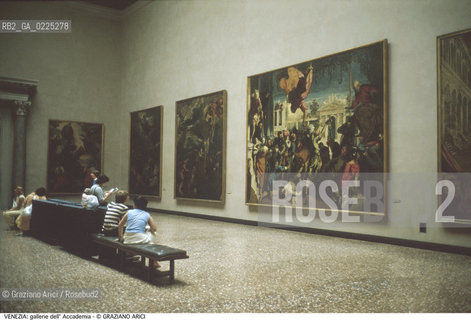 Localizzazione:..VENEZIA / DORSODURO..Oggetto:..Soggetto:..GALLERIE DELL ACCADEMIA / SALA..Cronologia: ....Definizione Culturale:..   Autore: ....   Stile:....   Editori/Stampatori:..   Committenza:..Materia e Tecnica:..Collocazione:..Note:..MONUMENTALE MUSEO..Riproduzione Fotografica:..Graziano Arici/Rosebud2 .Copyright:..Graziano Arici/Rosebud2 .Data:..1995..Costo:..A..