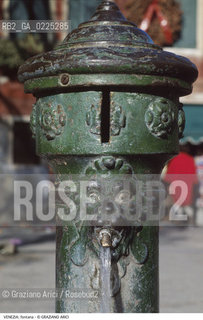 Localizzazione:..VENEZIA..Oggetto:..Soggetto:..FONTANA PUBBLICA..Cronologia: ....Definizione Culturale:..   Autore: ....   Stile:....   Editori/Stampatori:..   Committenza:..Materia e Tecnica:..FERRO..Collocazione:..Note:..MONUMENTALE..Riproduzione Fotografica:..Graziano Arici/Rosebud2 .Copyright:..Graziano Arici/Rosebud2 .Data:..1995..Costo:..A..