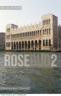 Localizzazione:..VENEZIA / S. CROCE..Oggetto:..Soggetto:..FONDACO DEI TURCHI / MUSEO DI STORIA NATURALE..Cronologia: ..XII XIII SECOLO..Definizione Culturale:..   Autore: ..FEDERICO BERCHET (RESTAURO DEL XIX SECOLO)..   Stile:..VENETO BIZANTINO..   Editori/Stampatori:..   Committenza:..Materia e Tecnica:..Collocazione:..Note:..MONUMENTALE..Riproduzione Fotografica:..Graziano Arici/Rosebud2 .Copyright:..Graziano Arici/Rosebud2 .Data:..1995..Costo:..A..