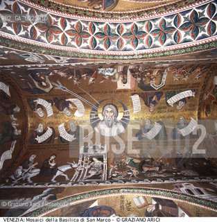 Localizzazione:..VENEZIA / S. MARCO..Oggetto:..Soggetto:..BASILICA DI SAN MARCO / MOSAICI DEL BATTISTERO / ANTIBATTISTERO VOLTA A BOTTE / CRISTO FUGA IN EGITTO STRAGE DEGLI INNOCENTI..Cronologia: ..XIV SEC..Definizione Culturale:..   Autore: ..   Stile: GOTICO BIZANTINO ROMANICO..   Editori/Stampatori:..   Committenza:..Materia e Tecnica:..Collocazione:..Note:..CHIESE..Riproduzione Fotografica:..Graziano Arici/Rosebud2 .Copyright:..Graziano Arici/Rosebud2 .Data:..1998..Costo:..A..