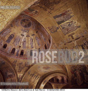 Localizzazione:..VENEZIA / S. MARCO..Oggetto:..Soggetto:..BASILICA DI SAN MARCO / MOSAICI / CUPOLA DELL ASCENSIONE ..Cronologia: ..XII SEC..Definizione Culturale:..   Autore: ..   Stile: GOTICO BIZANTINO ROMANICO..   Editori/Stampatori:..   Committenza:..Materia e Tecnica:..Collocazione:..Note:..CHIESE..Riproduzione Fotografica:..Graziano Arici/Rosebud2 .Copyright:..Graziano Arici/Rosebud2 .Data:..1998..Costo:..A..