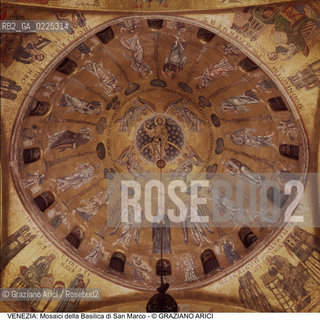 Localizzazione:..VENEZIA / S. MARCO..Oggetto:..Soggetto:..BASILICA DI SAN MARCO / MOSAICI / CUPOLA DELL ASCENSIONE ..Cronologia: ..XII SEC..Definizione Culturale:..   Autore: ..   Stile: GOTICO BIZANTINO ROMANICO..   Editori/Stampatori:..   Committenza:..Materia e Tecnica:..Collocazione:..Note:..CHIESE..Riproduzione Fotografica:..Graziano Arici/Rosebud2 .Copyright:..Graziano Arici/Rosebud2 .Data:..1998..Costo:..A..