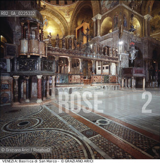 Localizzazione:..VENEZIA / S. MARCO..Oggetto:..Soggetto:..BASILICA DI SAN MARCO / ICONOSTASI..Cronologia: ..XIII XV SEC..Definizione Culturale:..   Autore: ..   Stile: GOTICO BIZANTINO ROMANICO..   Editori/Stampatori:..   Committenza:..Materia e Tecnica:..Collocazione:..Note:..CHIESE..Riproduzione Fotografica:..Graziano Arici/Rosebud2 .Copyright:..Graziano Arici/Rosebud2 .Data:..1998..Costo:..A..