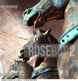 Localizzazione:..VENEZIA / S. MARCO..Oggetto:..Soggetto:..BASILICA DI SAN MARCO / MUSEO DI S. MARCO / CAVALLI QUADRIGA..Cronologia: ..IV SEC (IV-III SEC a.C.)..Definizione Culturale:..   Autore: ..   Stile: ..   Editori/Stampatori:..   Committenza:..Materia e Tecnica: BRONZO DORATO..Collocazione:..Note:..CHIESE MUSEI..Riproduzione Fotografica:..Graziano Arici/Rosebud2 .Copyright:..Graziano Arici/Rosebud2 .Data:..1998..Costo:..A..