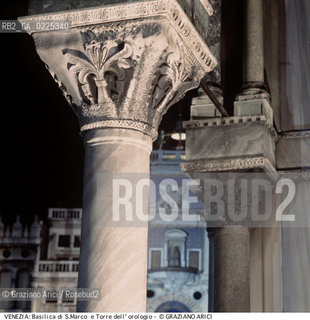 Localizzazione:..VENEZIA / S. MARCO..Oggetto:..Soggetto:..COLONNA DELLA BASILICA DI SAN MARCO / TORRE DELL OROLOGIO..Cronologia: ..XIII (BASILICA) XV SEC (TORRE)..Definizione Culturale:..   Autore: MAURO CODUSSI..   Stile: ..   Editori/Stampatori:..   Committenza:..Materia e Tecnica:..Collocazione:..Note:..CHIESE..Riproduzione Fotografica:..Graziano Arici/Rosebud2 .Copyright:..Graziano Arici/Rosebud2 .Data:..1995..Costo:..A..