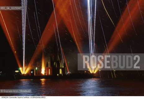 Localizzazione:..VENEZIA..Oggetto:..Soggetto:..CARNEVALE FUOCHI D ARTIFICIO..Cronologia: ..Definizione Culturale:..   Autore: ..   Stile: ..   Editori/Stampatori:..   Committenza:..Materia e Tecnica:..Collocazione:..Note:..FESTE..Riproduzione Fotografica:..Copyright:..Graziano Arici/Rosebud2 .Data:..1990..Costo:..A