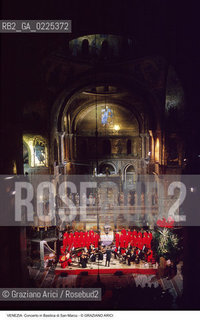 Localizzazione:..VENEZIA / S. MARCO..Oggetto:..Soggetto:..BASILICA DI SAN MARCO / CONCERTO DI MUSICA CLASSICA..Cronologia: ....Definizione Culturale:..   Autore: ..   Stile:..   Editori/Stampatori:..   Committenza:..Materia e Tecnica:..Collocazione:..Note:..CHIESE..Riproduzione Fotografica:..Graziano Arici/Rosebud2 .Copyright:..Graziano Arici/Rosebud2 .Data:..1995..Costo:..A..