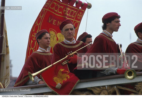 Localizzazione:..VENEZIA..Oggetto:..Soggetto:..FESTA DELLA SENSA ASCENSIONE ARALDI BUCINTORO..Cronologia: ..Definizione Culturale:..   Autore: ..   Stile: ..   Editori/Stampatori:..   Committenza:..Materia e Tecnica:..Collocazione:..Note:..FESTE..Riproduzione Fotografica:..Copyright:..Graziano Arici/Rosebud2 .Data:..1996..Costo:..A