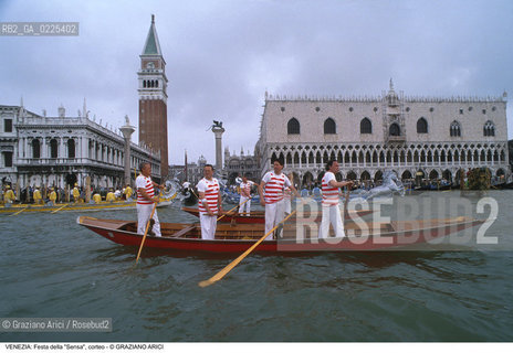 Localizzazione:..VENEZIA..Oggetto:..Soggetto:..FESTA DELLA SENSA ASCENSIONE CORTEO BACINO SAN MARCO BARCHE..Cronologia: ..Definizione Culturale:..   Autore: ..   Stile: ..   Editori/Stampatori:..   Committenza:..Materia e Tecnica:..Collocazione:..Note:..FESTE..Riproduzione Fotografica:..Copyright:..Graziano Arici/Rosebud2 .Data:..1996..Costo:..A