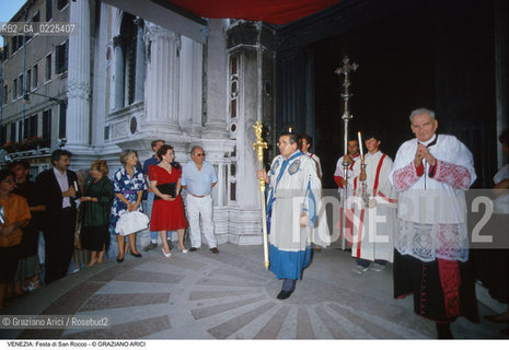Localizzazione:..VENEZIA / S.POLO..Oggetto:..Soggetto:..FESTA DI SAN ROCCO..Cronologia: ..Definizione Culturale:..   Autore: ..   Stile: ..   Editori/Stampatori:..   Committenza:..Materia e Tecnica:..Collocazione:..Note:..FESTE..Riproduzione Fotografica:..Copyright:..Graziano Arici/Rosebud2 .Data:..1996..Costo:..A