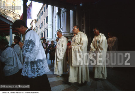 Localizzazione:..VENEZIA / S.POLO..Oggetto:..Soggetto:..FESTA DI SAN ROCCO..Cronologia: ..Definizione Culturale:..   Autore: ..   Stile: ..   Editori/Stampatori:..   Committenza:..Materia e Tecnica:..Collocazione:..Note:..FESTE..Riproduzione Fotografica:..Copyright:..Graziano Arici/Rosebud2 .Data:..1996..Costo:..A
