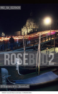 Localizzazione:..VENEZIA / DORSODURO..Oggetto:..Soggetto:..FESTA DELLA MADONNA DELLA SALUTE PONTE VOTIVO SUL CANAL GRANDE FEDELI..Cronologia: ..Definizione Culturale:..   Autore: ..   Stile: ..   Editori/Stampatori:..   Committenza:..Materia e Tecnica:..Collocazione:..Note:..FESTE..Riproduzione Fotografica:..Copyright:..Graziano Arici/Rosebud2 .Data:..1996..Costo:..A