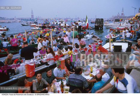 Localizzazione:..VENEZIA / GIUDECCA..Oggetto:..Soggetto:..REDENTORE BARCHE..Cronologia: ..Definizione Culturale:..   Autore: ..   Stile: ..   Editori/Stampatori:..   Committenza:..Materia e Tecnica:..Collocazione:..Note:..FESTE..Riproduzione Fotografica:..Copyright:..Graziano Arici/Rosebud2 .Data:..1996..Costo:..A