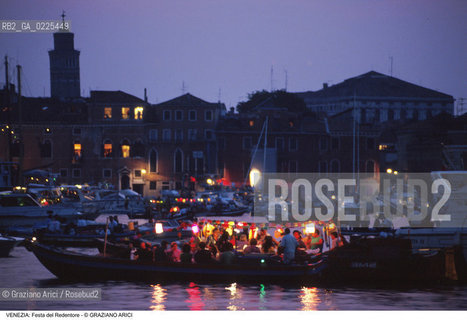 Localizzazione:..VENEZIA..Oggetto:..Soggetto:..REDENTORE IN CANALE DELLA GIUDECCA / BARCHE..Cronologia: ..Definizione Culturale:..   Autore: ..   Stile: ..   Editori/Stampatori:..   Committenza:..Materia e Tecnica:..Collocazione:..Note:..FESTE..Riproduzione Fotografica:..Copyright:..Graziano Arici/Rosebud2 .Data:..1996..Costo:..A